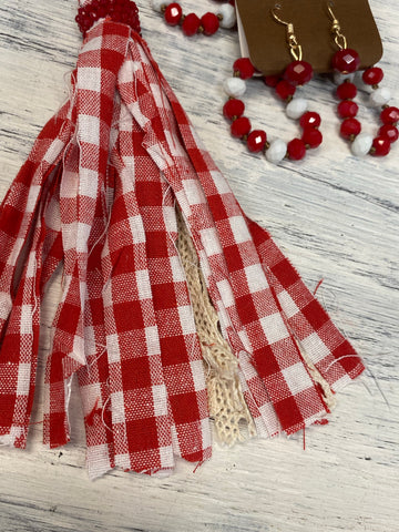 “Red and White” Tassel Set